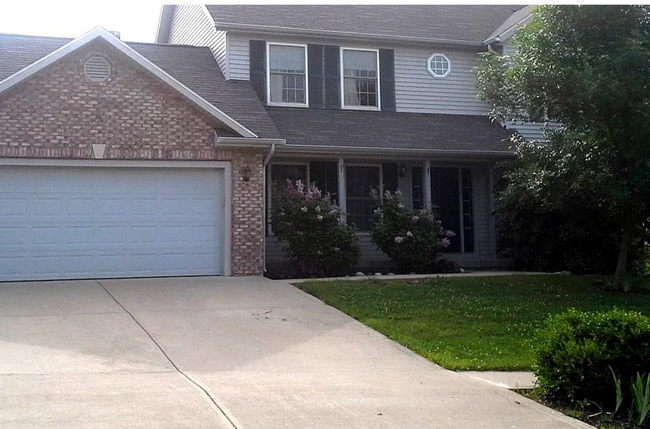 property at 4816 N Ashcroft Ln
