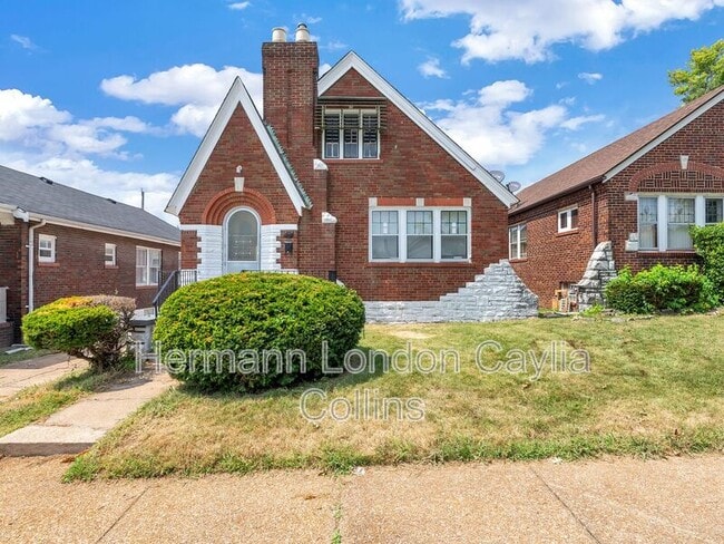 property at 5951 Park Ln