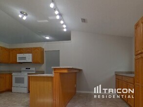 834 4th Ave N in Deltona, FL - Building Photo - Building Photo