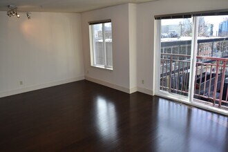 1711 E Olive Wy in Seattle, WA - Building Photo - Building Photo