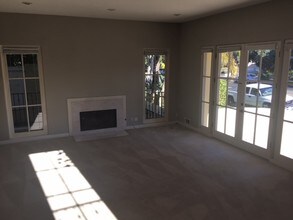 723 S Broadway in Redondo Beach, CA - Building Photo - Building Photo