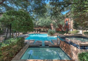 8524 Burnet Rd in Austin, TX - Building Photo