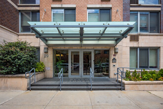 Beacon Towers in New York, NY - Foto de edificio - Building Photo