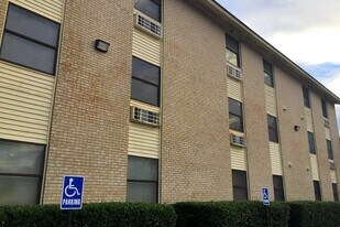 122 Kickapoo St in Palestine, TX - Building Photo