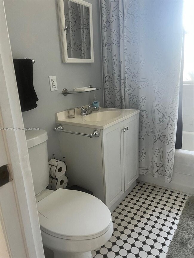 263 SW 3rd Terrace in Dania Beach, FL - Building Photo - Building Photo