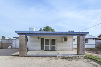 3702 W Vista Ave in Phoenix, AZ - Foto de edificio - Building Photo