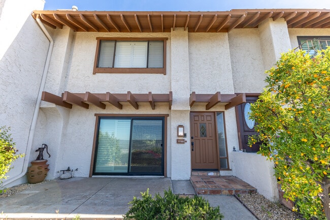 1709 Camino de Villas in Burbank, CA - Building Photo - Building Photo