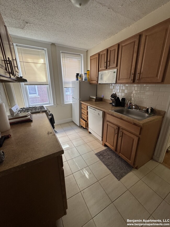 property at 5 Barrows St