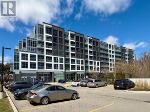 8763 Bayview Ave in Richmond Hill, ON - Building Photo - Building Photo