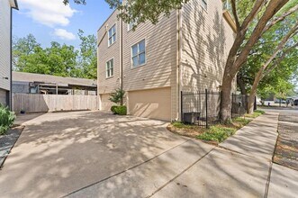 1101 Nadine St in Houston, TX - Foto de edificio - Building Photo