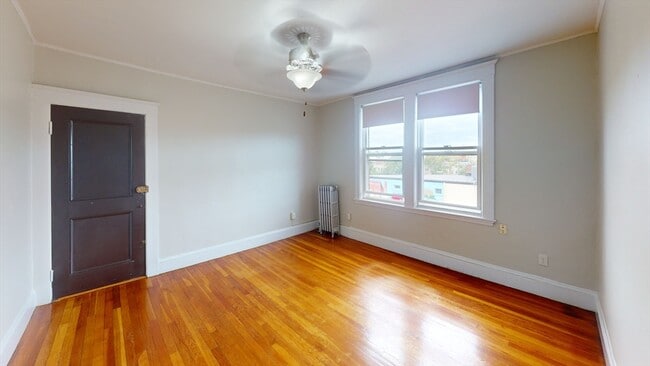 property at 7 Scottfield Rd