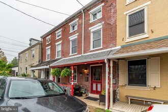 76 Coryell St in Lambertville, NJ - Building Photo - Building Photo