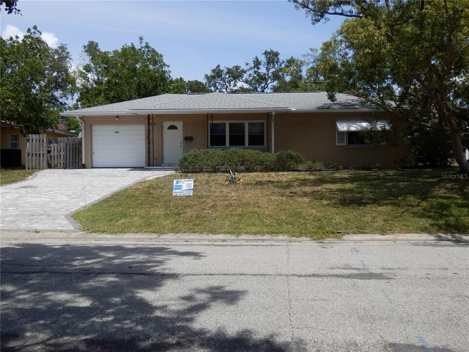 3301 52nd Way N in St. Petersburg, FL - Building Photo