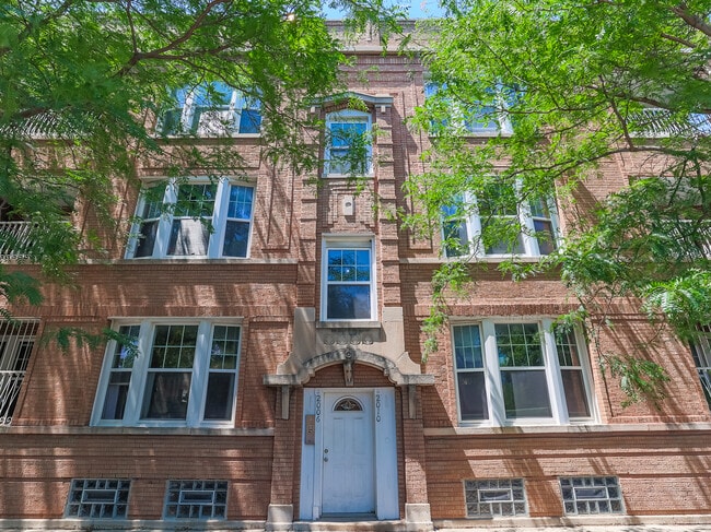 property at 2010 N Spaulding Ave