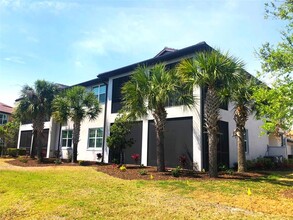 7469 Divot Lp in Bradenton, FL - Foto de edificio - Building Photo