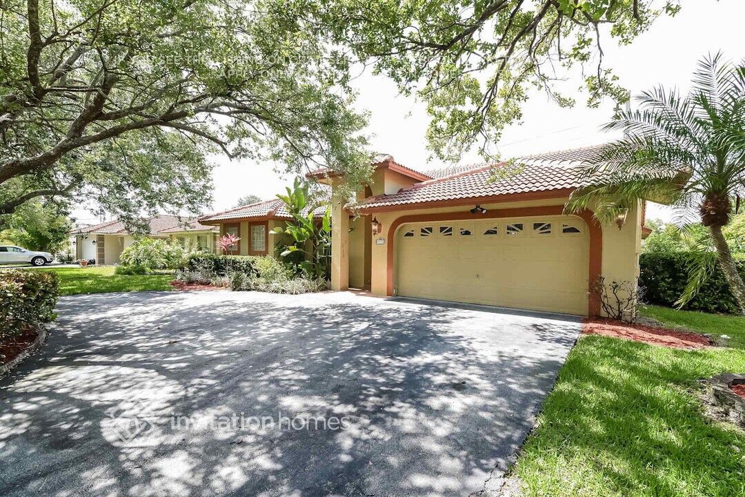 9771 NW 47th Dr in Coral Springs, FL - Building Photo