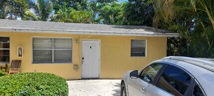 706 SW 4th Ter, Unit 4 in Dania, FL - Building Photo - Building Photo