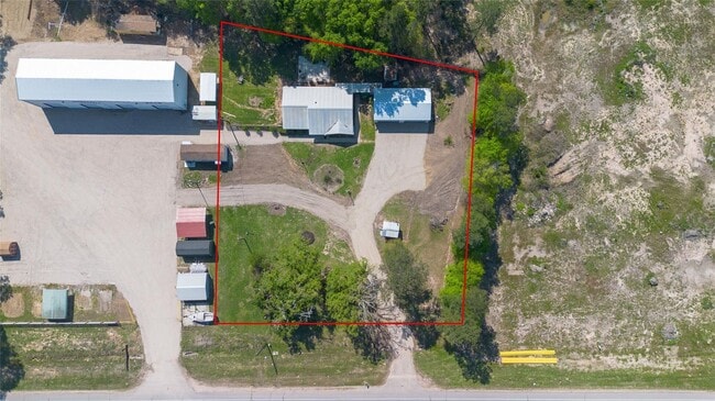 13040 Hwy 105 E in Cut And Shoot, TX - Building Photo - Building Photo