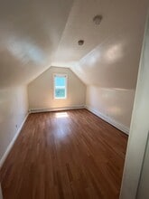 145 Goddard Ave, Unit 3 in Bridgeport, CT - Building Photo - Building Photo