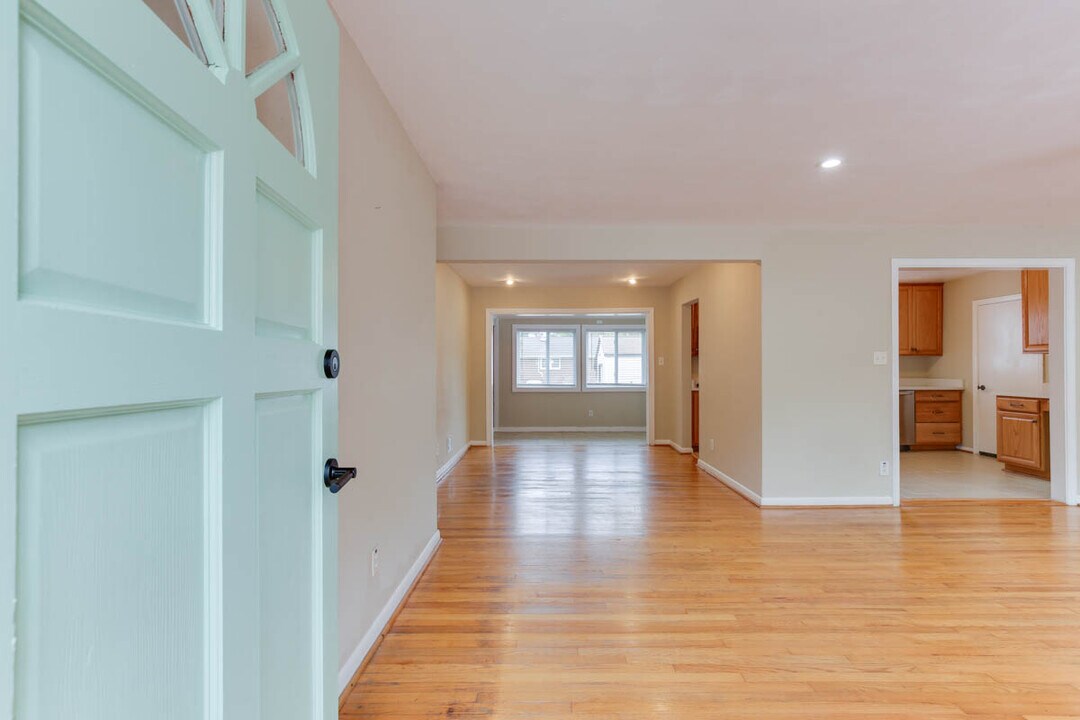 1701 Meredith Rd in Virginia Beach, VA - Building Photo