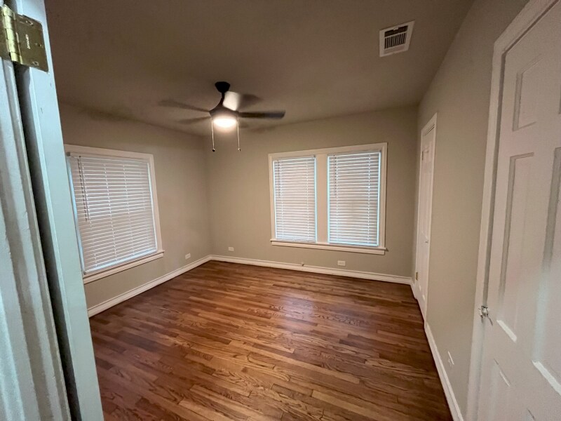 5 Lee Hall St in San Antonio, TX - Building Photo