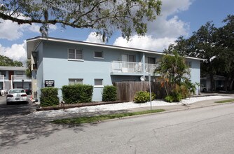 2055 Arlington St in Sarasota, FL - Foto de edificio - Building Photo