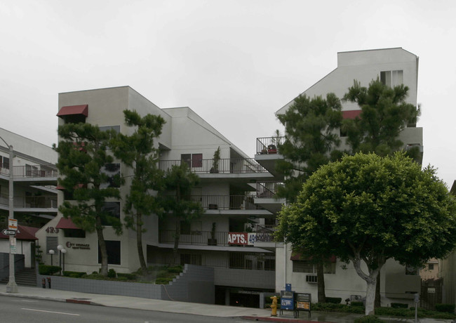 City Terrace Center in Long Beach, CA - Foto de edificio - Building Photo