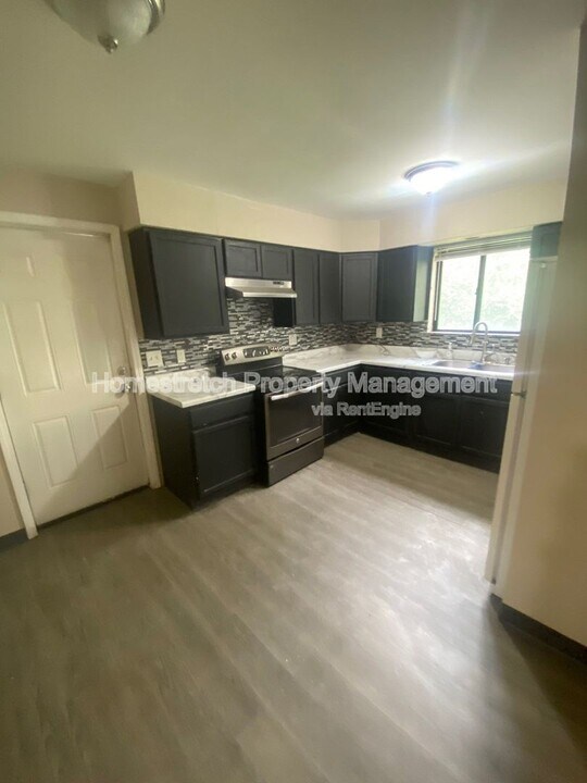 6657 Kenwood Dr in St. Louis, MO - Building Photo