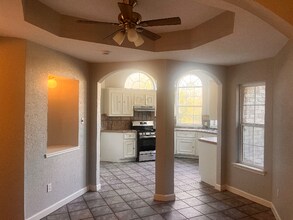 514 N 5th St in Conroe, TX - Foto de edificio - Building Photo