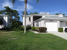 5684 Sheffield Greene Cir in Sarasota, FL - Building Photo