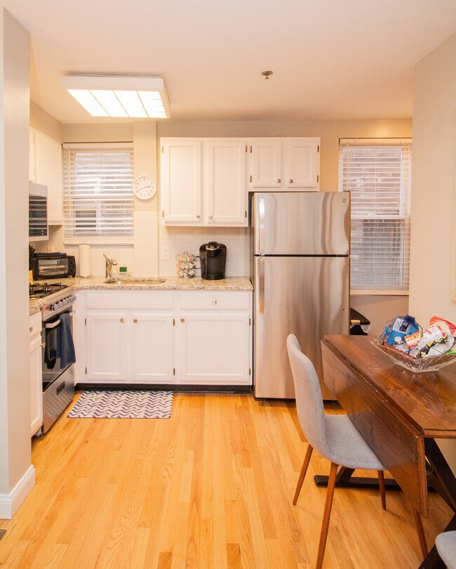 23 Jay St, Unit B in Cambridge, MA - Foto de edificio - Building Photo