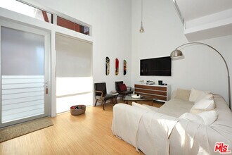 1140 N Formosa Ave in West Hollywood, CA - Building Photo - Building Photo