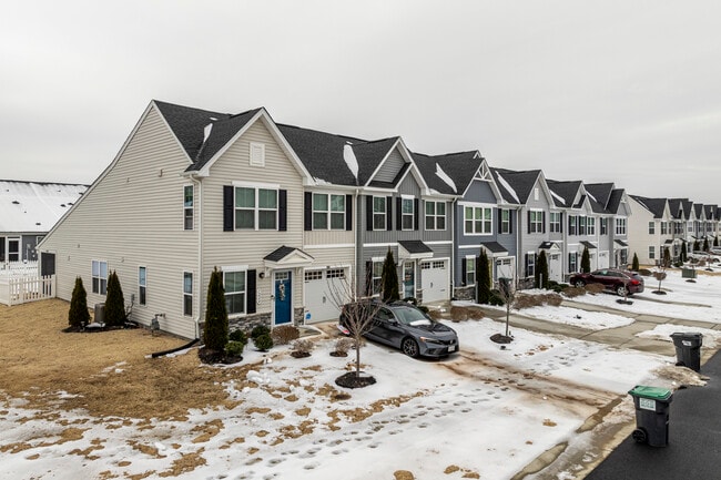 Groves at New Kent Ranch in New Kent, VA - Building Photo - Building Photo
