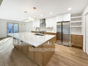 832 E Riverpark Ln in Boise, ID - Building Photo - Building Photo