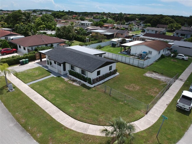 11462 SW 225th St in Miami, FL - Building Photo - Building Photo