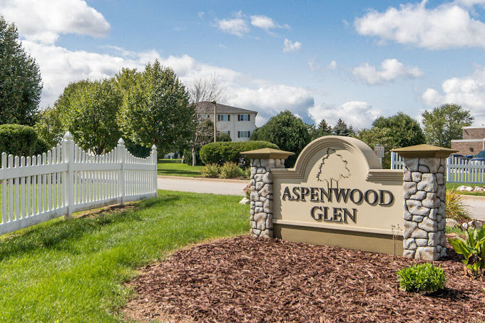 Aspenwood Glen Senior Apartments in Milwaukee, WI - Building Photo