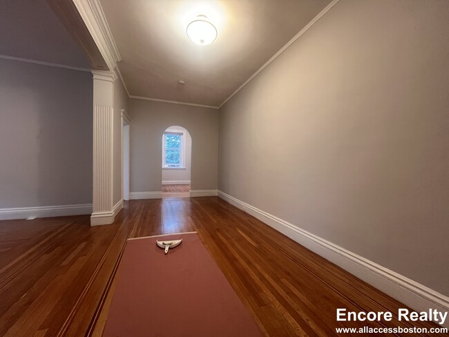 41 Stearns Rd in Brookline, MA - Foto de edificio - Building Photo