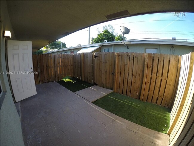 1204 NE 5th Terrace in Fort Lauderdale, FL - Building Photo - Building Photo