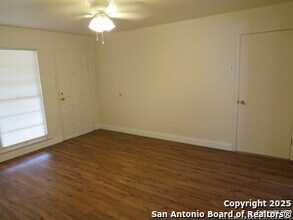 419 Anton Dr in San Antonio, TX - Building Photo - Building Photo