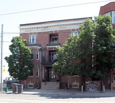 2252 Dundas St W Apartments