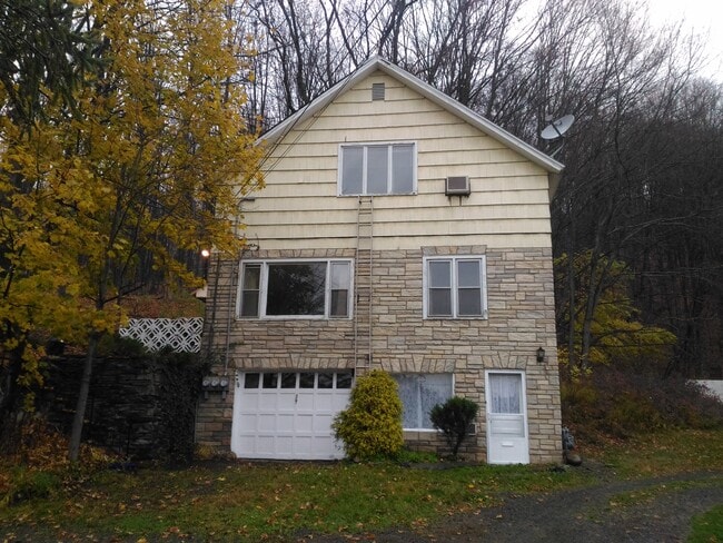 5367 NY-7, Unit Apt 2