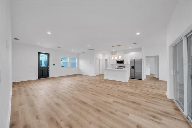 10110 Baystate Dr in Port Charlotte, FL - Building Photo - Building Photo