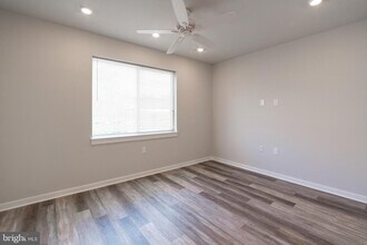 644 N 38th St-Unit -UNIT B in Philadelphia, PA - Foto de edificio - Building Photo