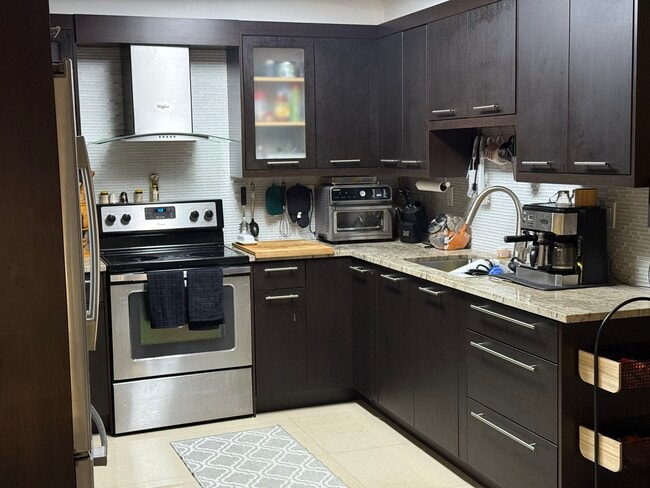 10201 Fontainebleau Blvd in Miami, FL - Building Photo - Building Photo