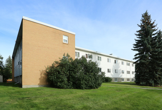 Rodney Apartments in Edmonton, AB - Building Photo - Building Photo