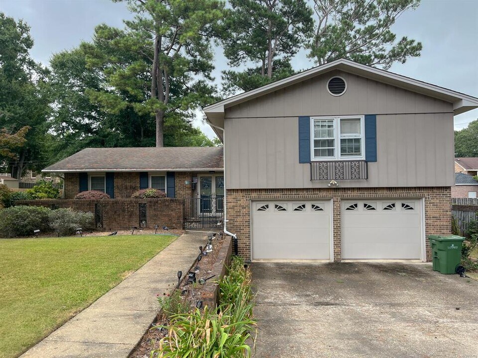523 Bellehurst Dr in Montgomery, AL - Building Photo