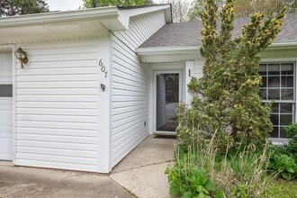 607 Woodberry Ct in Fletcher, NC - Building Photo - Building Photo