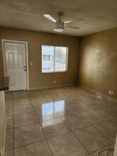 3071 SW 27th Ave, Unit 14 in Miami, FL - Foto de edificio - Building Photo