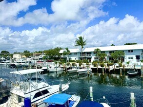 2533 NE 15th St in Pompano Beach, FL - Building Photo - Building Photo