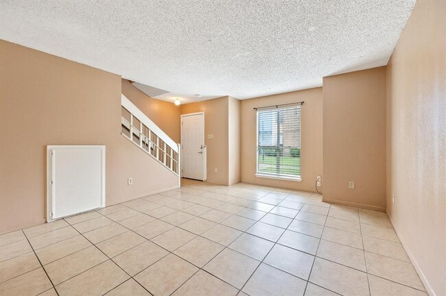 11685 Alief Clodine Rd in Houston, TX - Building Photo - Building Photo